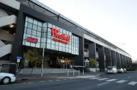 Stylish 2BR Retreat Near UC & Belconnen Mall - Homestays