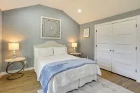 10 Mi to Tennessee River: Blue Willow-themed Home Hotels in Iuka