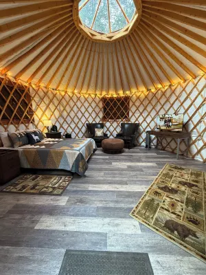 野生動物園探險營地