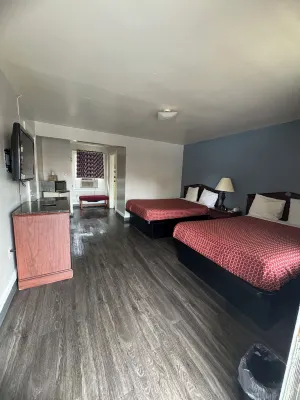 The Executive Inn - Motels