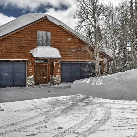 Brian Head Cabin Minutes from Slopes w/ Game Room!