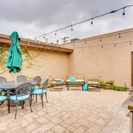 Idyllic Tustin Home w/ Private Patio & Grill