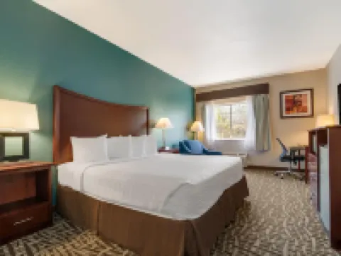 Best Western Topeka Inn  Suites トピーカのホテル