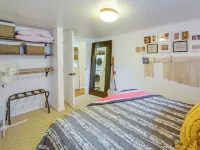 Newport Cabin on Diamond Lake w/ Private Boat Dock Hotele w: Pend Oreille County