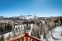 Brian Head 'View-Topia' w/ Mtn Views & King Suite - 3-Star