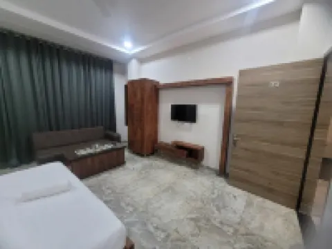 Hotel Skyz Hotels in Sirsa
