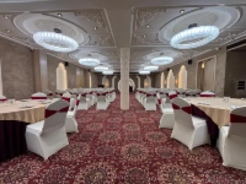 The Long D Hotel Surat Airport Rd