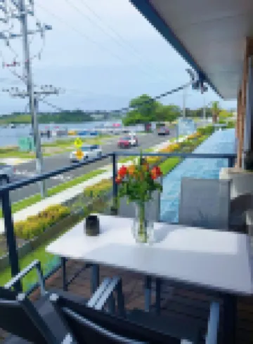 Lakeside Motel Waterfront