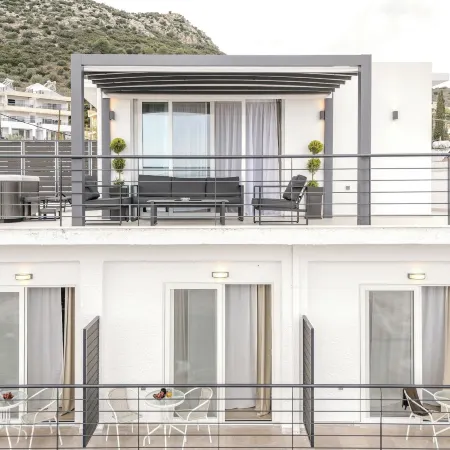 Noma Suites Tolo