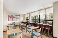 Home2 Suites by Hilton Pensacola I-10 at North Davis Hwy