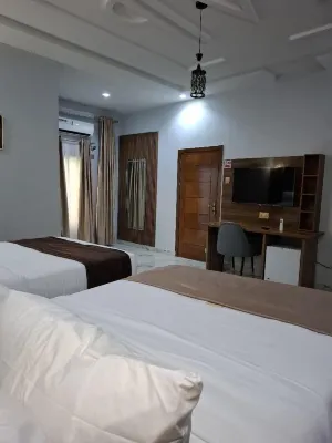 Nice-mason Serene and Suites