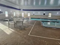 La Quinta Inn & Suites by Wyndham Minot - С бассейном