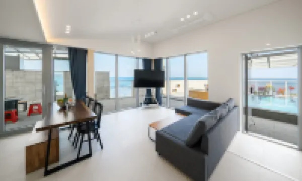 Pohang Red House Ocean Hills Pension