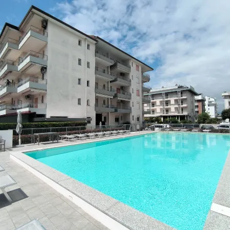 Cozy studio near beach with pool