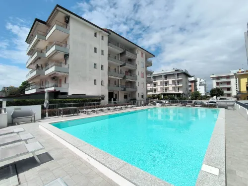 Studio with balcony and pool - 2-Star