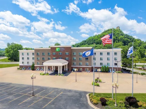 Holiday Inn Express & Suites Winona by IHG