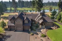 Hot Tub & Dock: Deschutes River All-season Retreat - Wifi