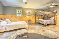 Hike & Zip-Line: Red River Gorge Cabin w/ Hot Tub! - 3 tähden