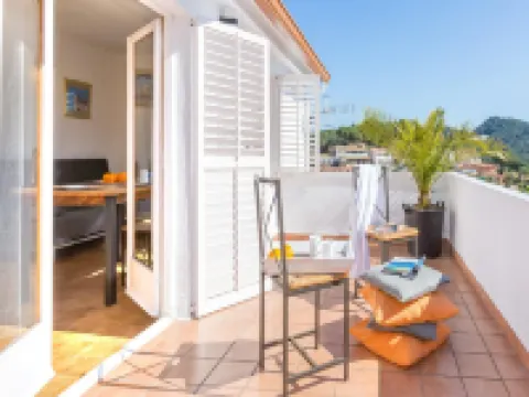 Cozy Villa for 10 Persons Hoteles en Blanes
