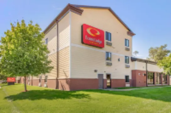 Econo Lodge Inn & Suites Fairgrounds Hotels in Des Moines