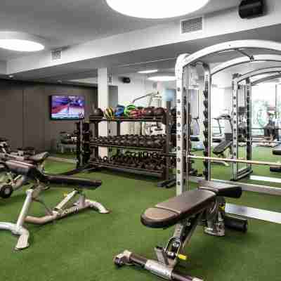 Luxury 2BR Retreat with Pool & Fitness Center Fitness & Recreational Facilities