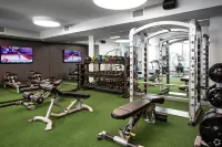 Luxury 2BR Retreat with Pool & Fitness Center