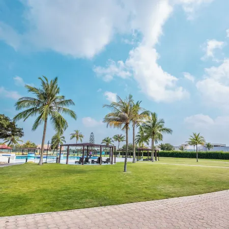 Hamdan Plaza Hotel Salalah, an HTG Hotel