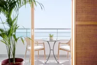 Lucy Hotel - Meerblick