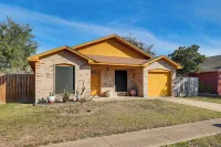 Cozy House by Zinnia Park! Family Home in Mcallen