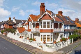 Apartment in Brighton Near the Beach