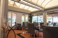 LC Boutique Hotel - Bed and Breakfasts