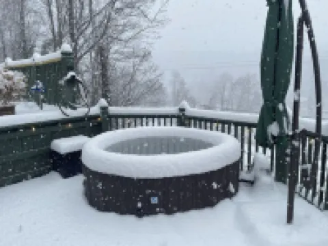 Mountain Aire Cottages, Inn, & Glamping