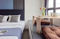 Blue Studio at Apartment Collins Boulevard By Travelio