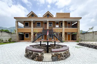 Urbanview Wichita Syariah Cabin Maribaya Hotel a 