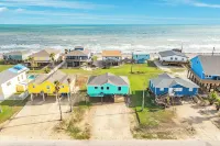 Walk to Ocean Coastal Surfside Beach Bungalow! - 3-Star
