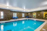 Comfort Suites Fishkill Near Interstate 84 - Pools