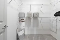 Luxury 1 Bed with walkout garden