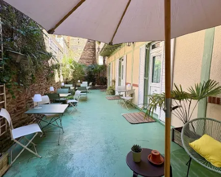 Garden Hotel Rennes Centre Gare โรงแรมในแรนส์