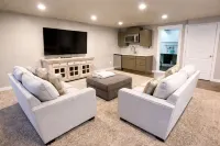 Cozy 6 bedroom with tons of living and sleep space