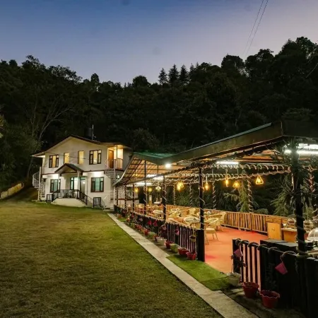 Royal Stay In The Nature's Lap