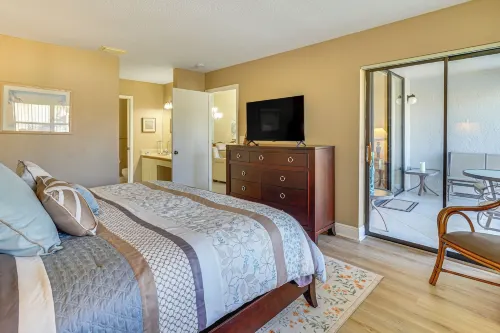 Resort-style Condo 6 Mi to Bradenton Beach! - Apartments