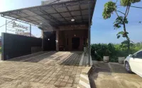 Bening Guest House Ambulu - Pensions