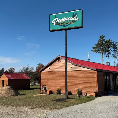 Peninsula Point Lodge