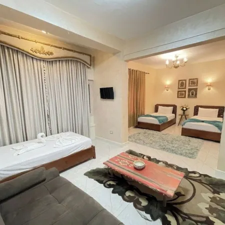 Le Caire Guest