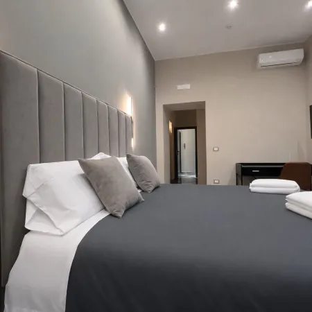 Borgo Boutique Napoli Отели рядом с достопримечательностью «Станция метро Garibaldi»