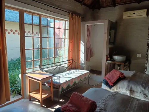 Made of Africa, 18 km from OR Tambo, Pax 8 - مطابخ