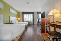Econo Lodge Inn & Suites