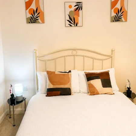 Casa Centro 2Bed Apartment Free Parking, Fast WiFi & Netflix Отели в г. Уольверхэмптон