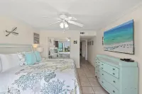 Miramar Beach Retreat - Beachfront and Poolside - Ocean View