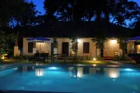 Aaria Beach Resort and Spa - Bed and Breakfasts
